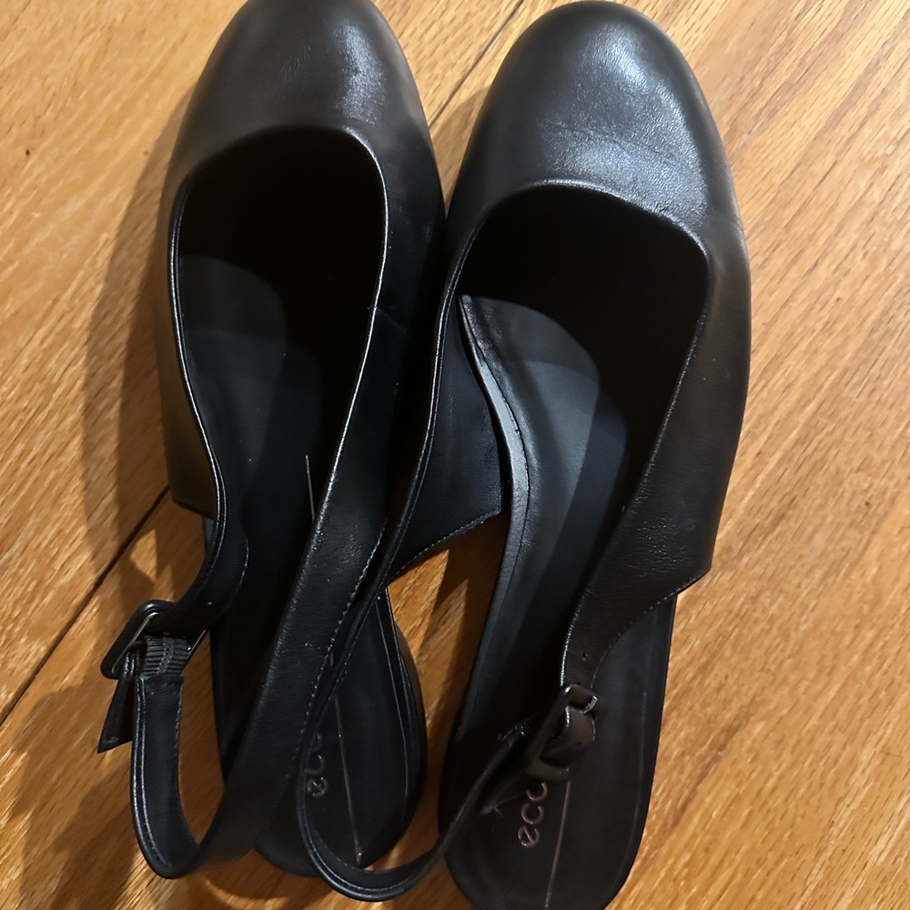 Ecco Black Leather Slingback Flats